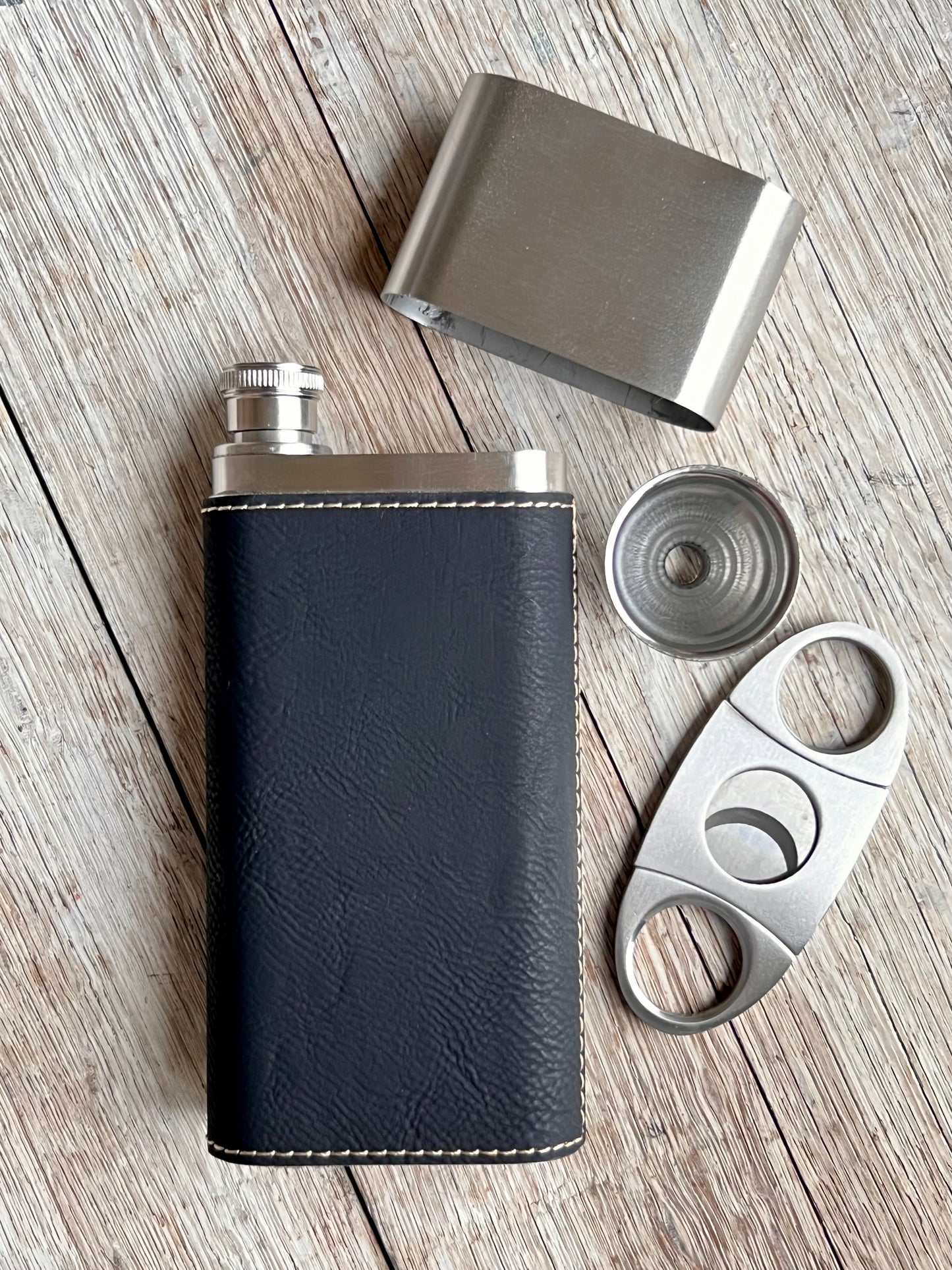 Laserable Leatherette Cigar Case w/Flask