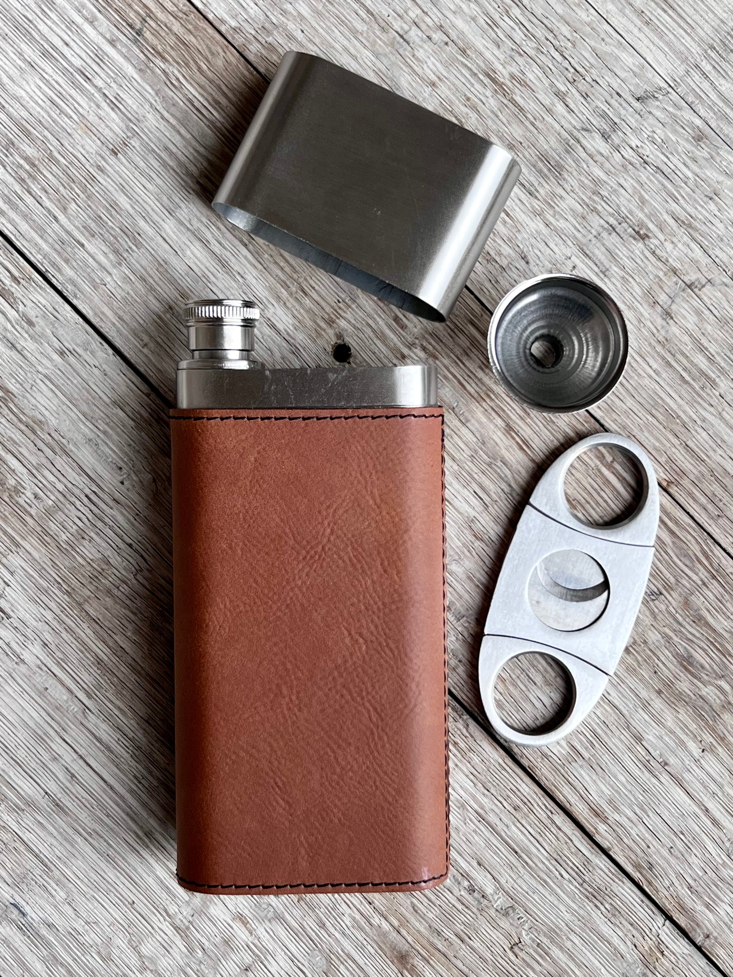 Laserable Leatherette Cigar Case w/Flask