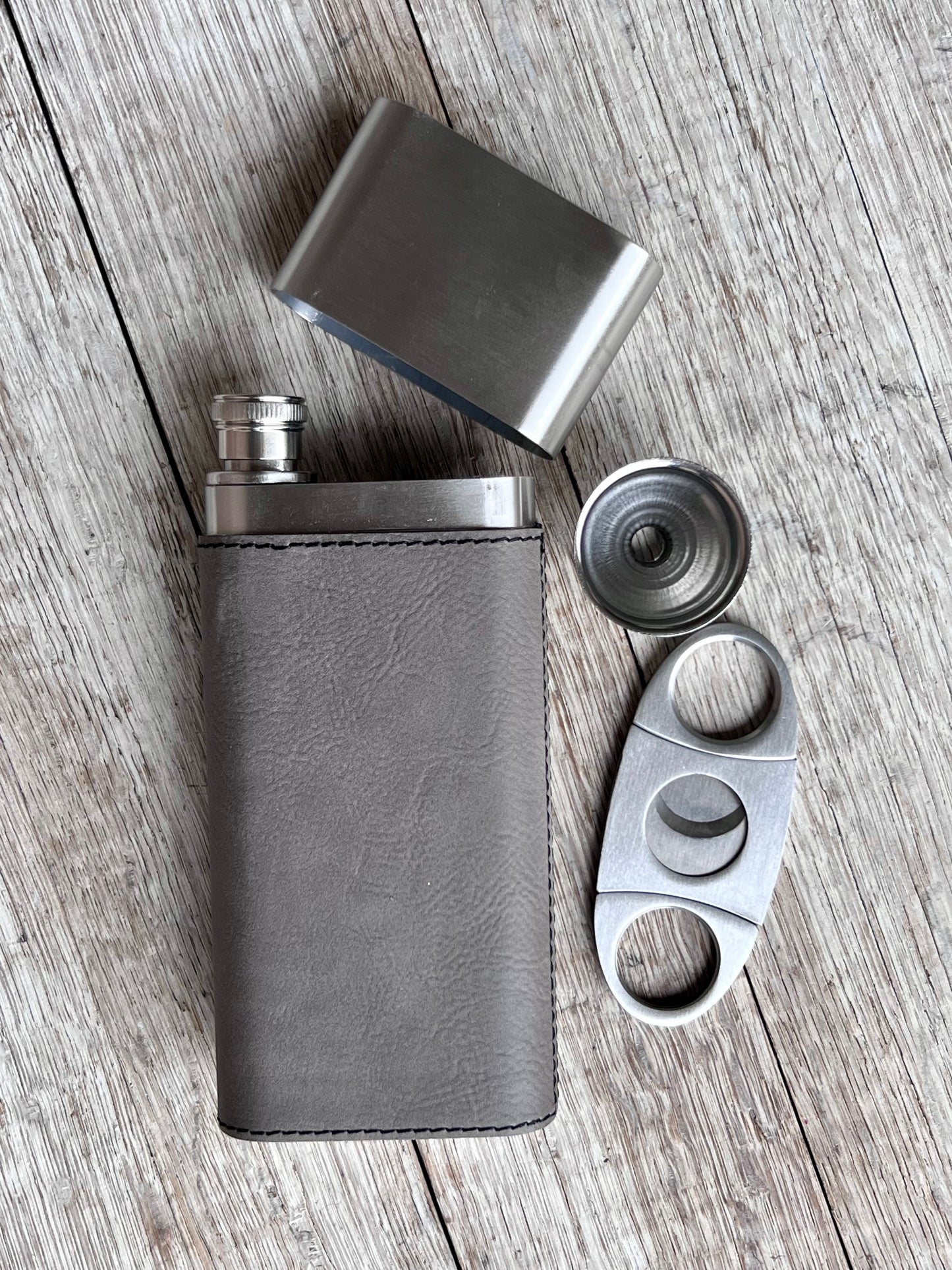 Laserable Leatherette Cigar Case w/Flask