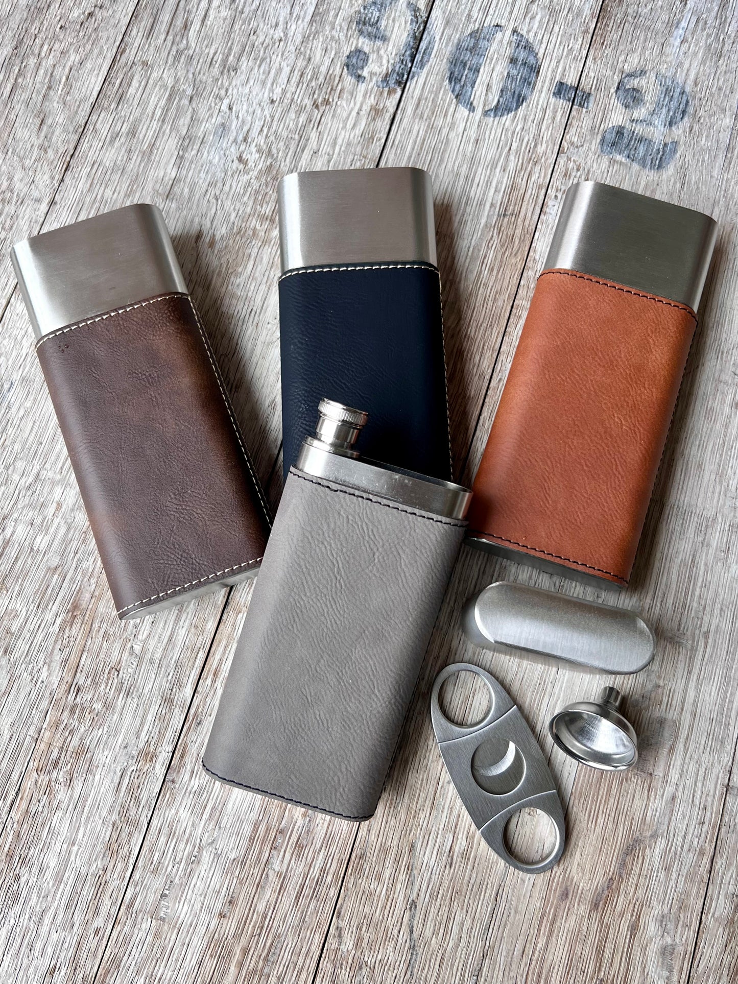 Laserable Leatherette Cigar Case w/Flask