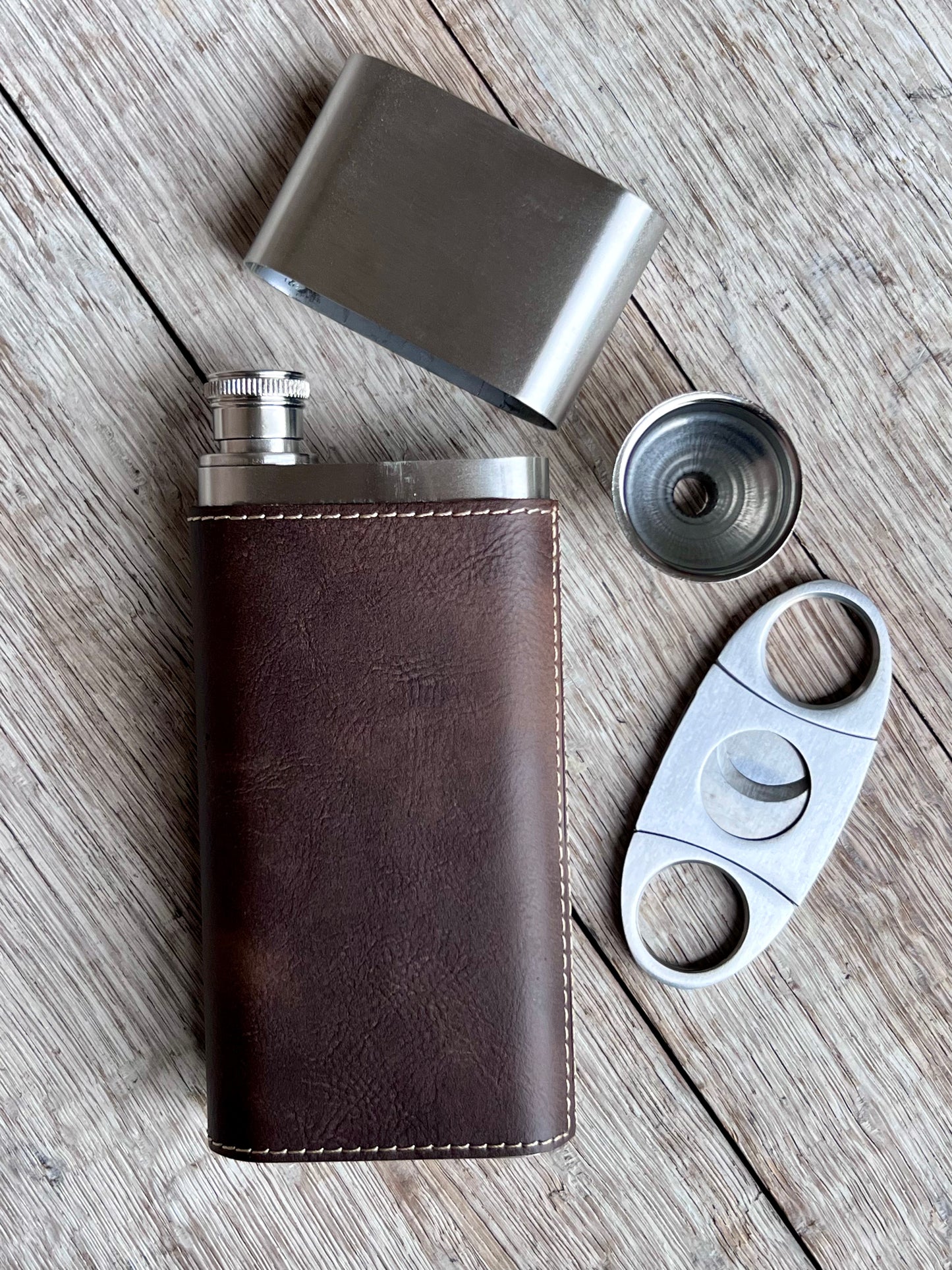 Laserable Leatherette Cigar Case w/Flask